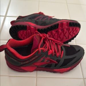 Brooks Black and Pink Cascadia 11 GTX Trail running Shoes - size 6